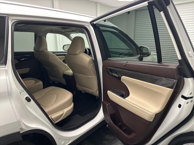 used 2022 Toyota Highlander car, priced at $38,830