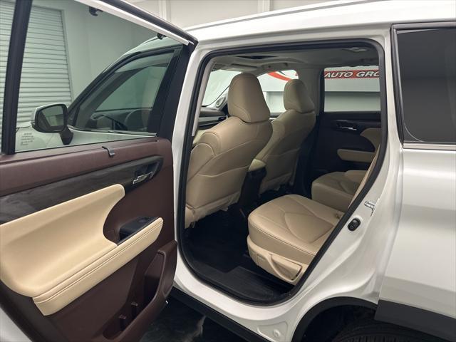 used 2022 Toyota Highlander car, priced at $38,830