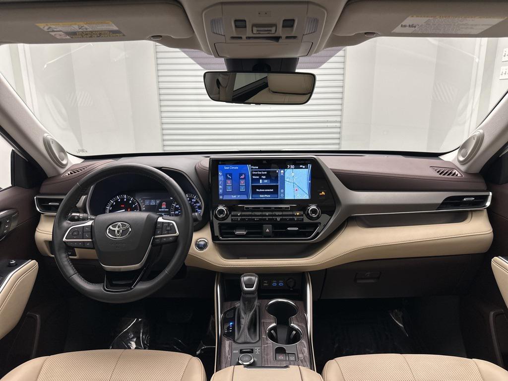 used 2022 Toyota Highlander car, priced at $37,795