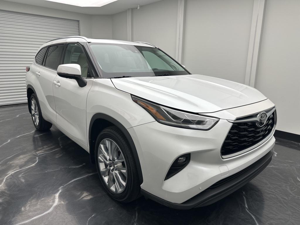 used 2022 Toyota Highlander car, priced at $37,795