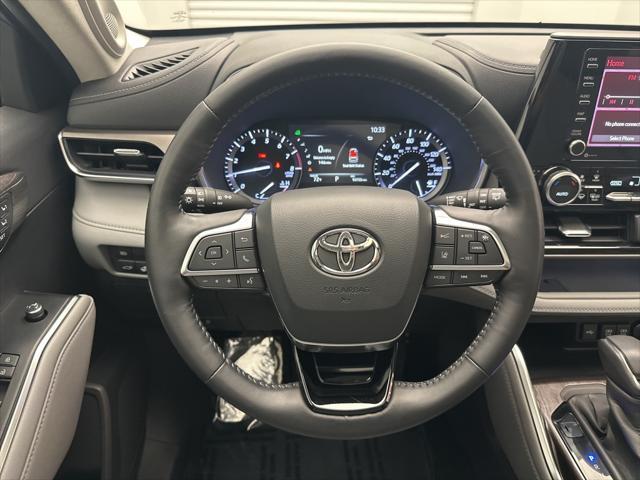 used 2020 Toyota Highlander car, priced at $29,995