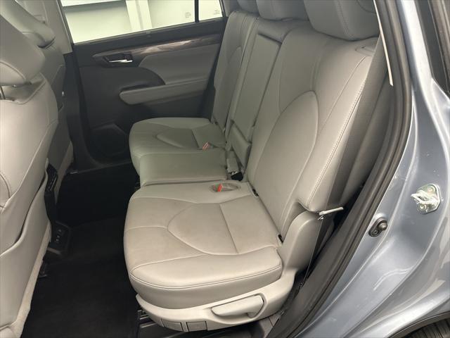 used 2020 Toyota Highlander car, priced at $29,995