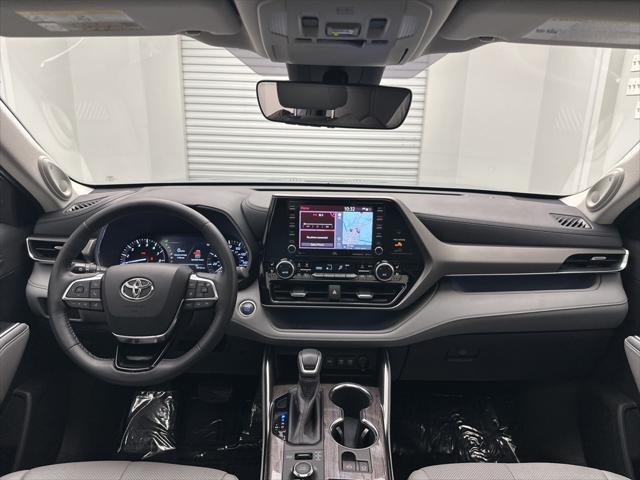 used 2020 Toyota Highlander car, priced at $29,995