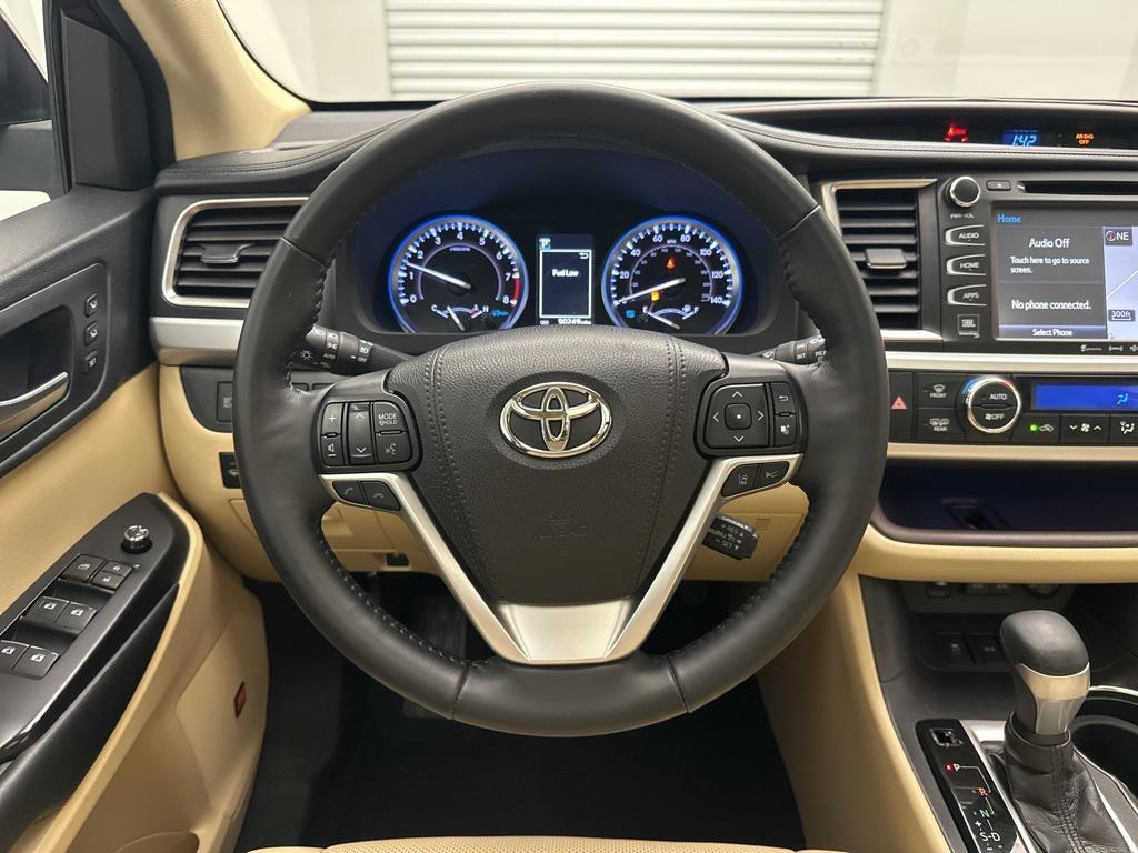 used 2019 Toyota Highlander car, priced at $27,495