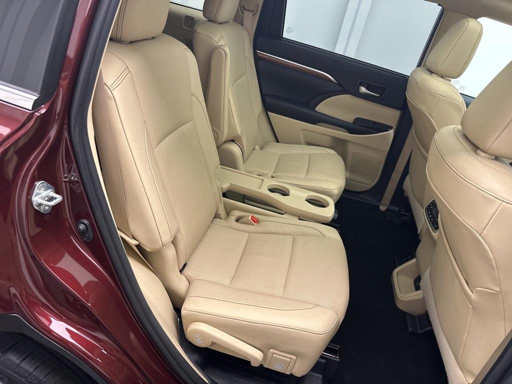 used 2019 Toyota Highlander car, priced at $27,495