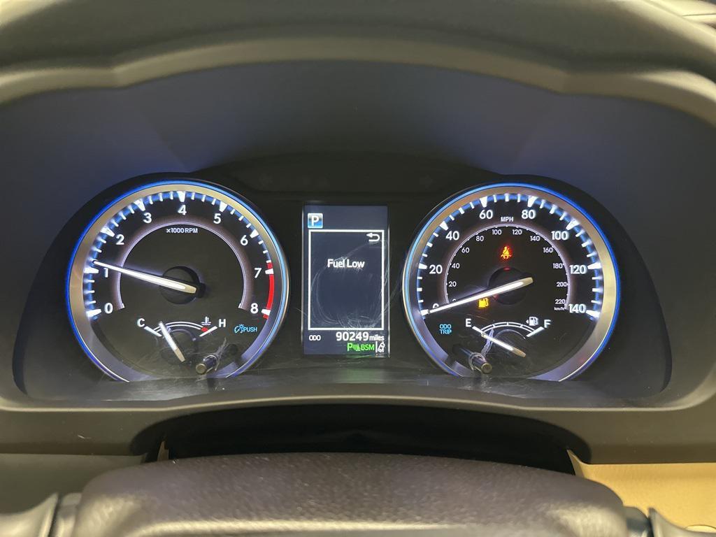 used 2019 Toyota Highlander car, priced at $27,495