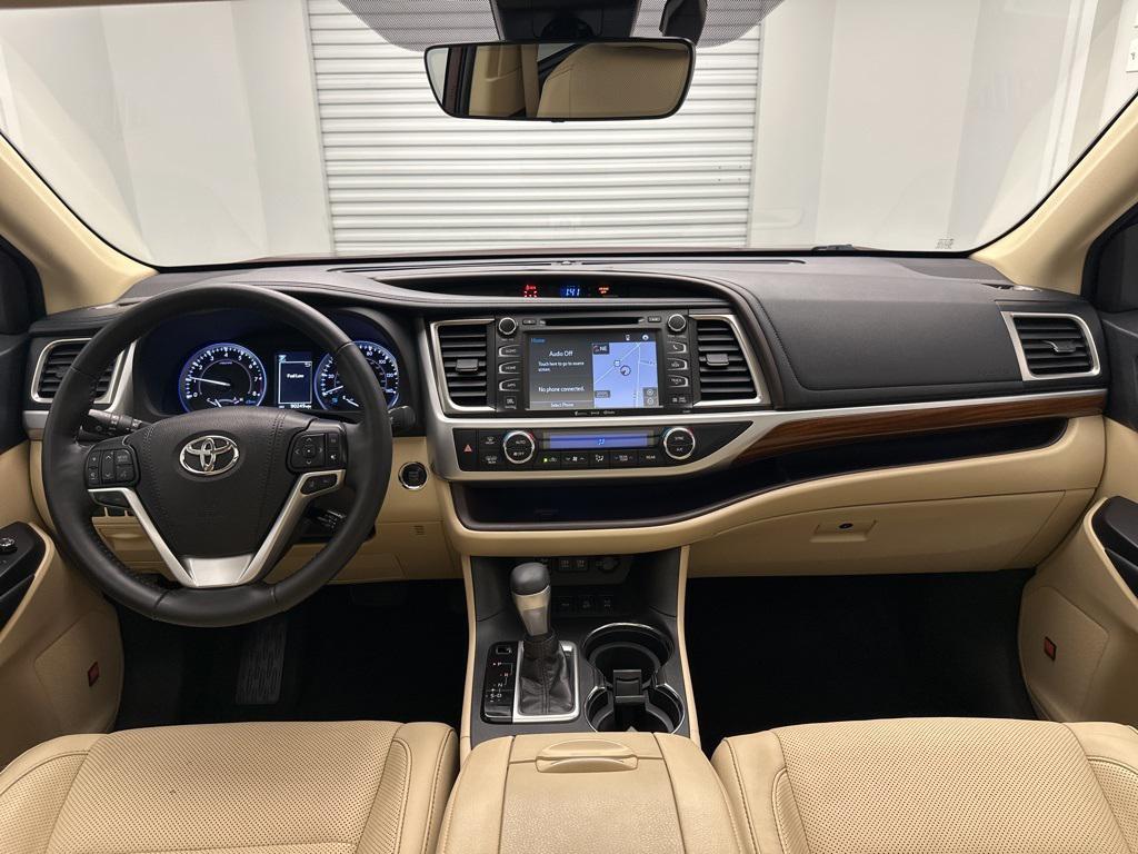 used 2019 Toyota Highlander car, priced at $27,495