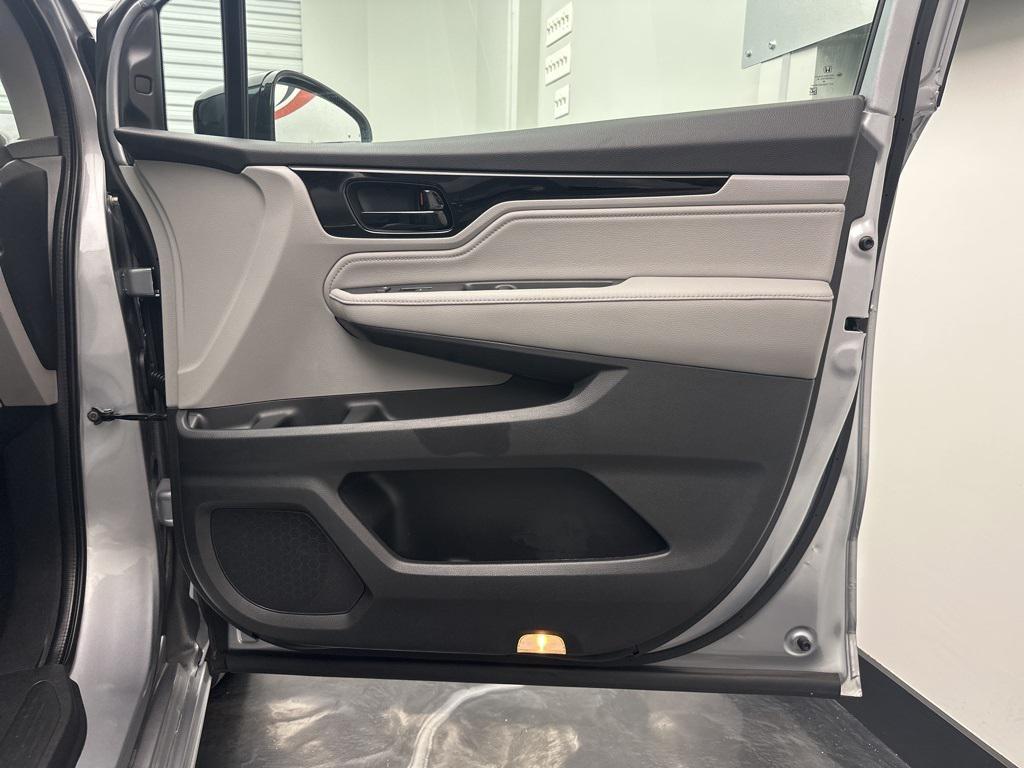 used 2018 Honda Odyssey car, priced at $17,995