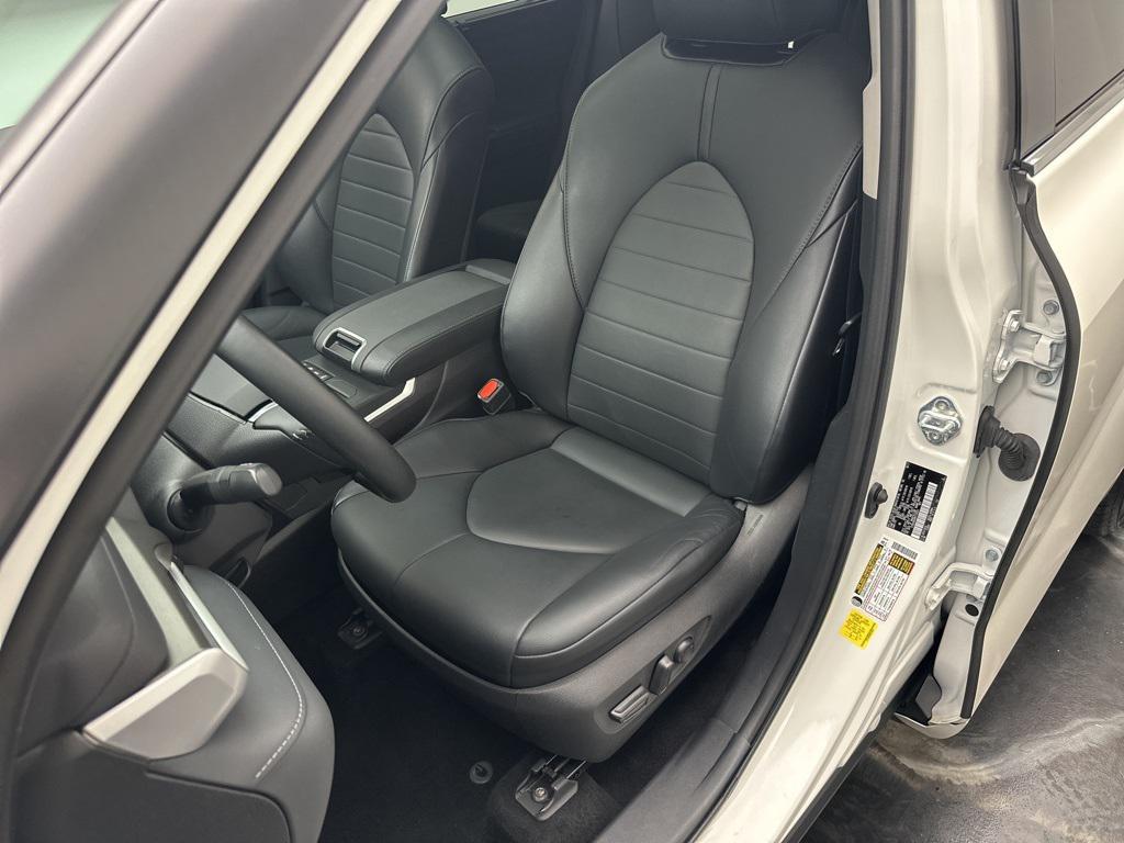 used 2021 Toyota Highlander car, priced at $28,995