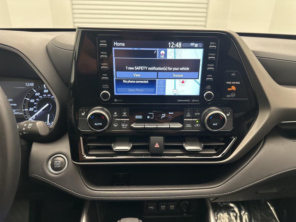 used 2021 Toyota Highlander car, priced at $28,995