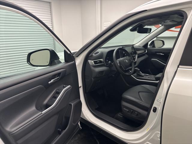 used 2021 Toyota Highlander car, priced at $29,695