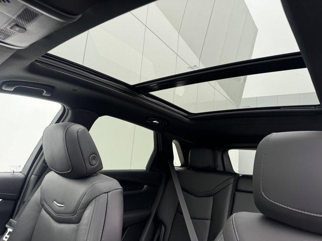 new 2025 Cadillac XT5 car, priced at $54,090