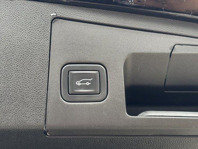 used 2023 Cadillac XT4 car, priced at $30,998