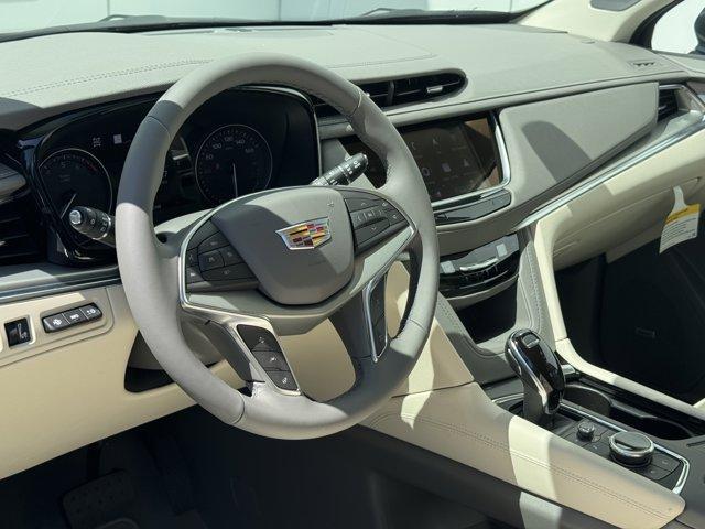 new 2025 Cadillac XT5 car, priced at $58,290