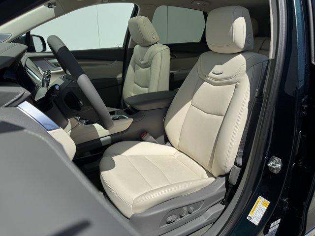 new 2025 Cadillac XT5 car, priced at $58,290