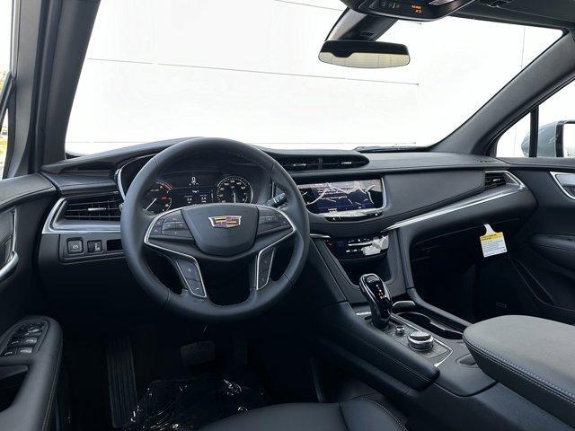 new 2025 Cadillac XT5 car, priced at $47,690