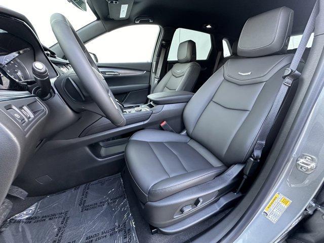 new 2025 Cadillac XT5 car, priced at $47,690