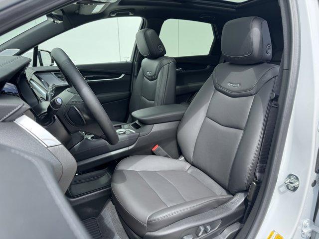 new 2025 Cadillac XT5 car, priced at $55,915
