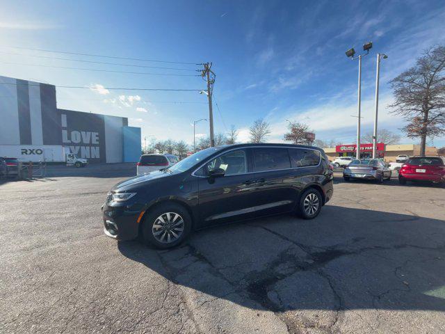 used 2022 Chrysler Pacifica Hybrid car, priced at $26,985