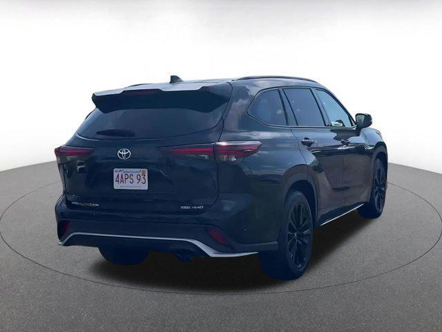 used 2024 Toyota Highlander car, priced at $40,449