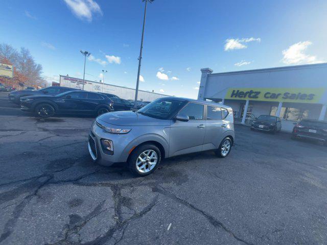 used 2022 Kia Soul car, priced at $15,014