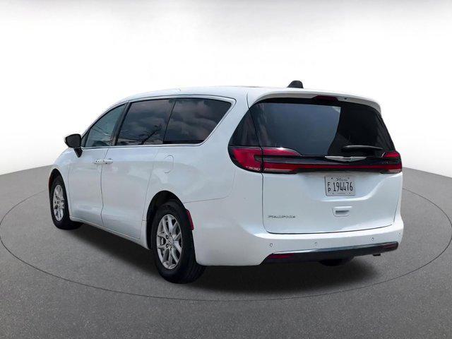 used 2023 Chrysler Pacifica car, priced at $22,292