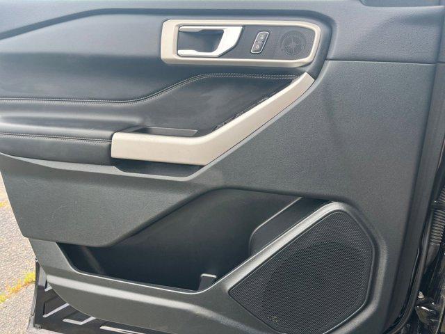used 2024 Ford Explorer car, priced at $27,114