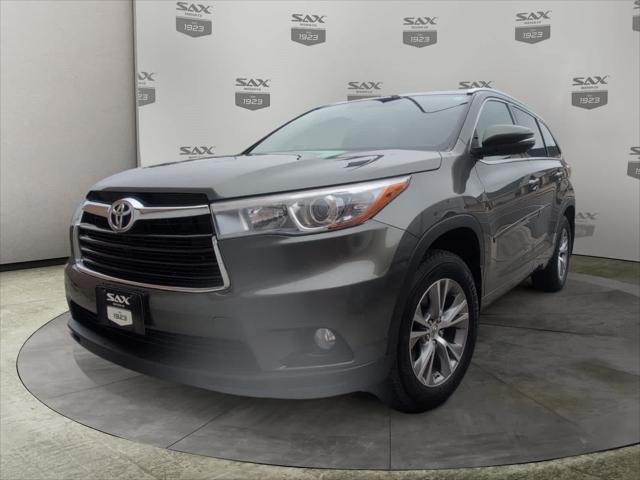 used 2015 Toyota Highlander car, priced at $17,495