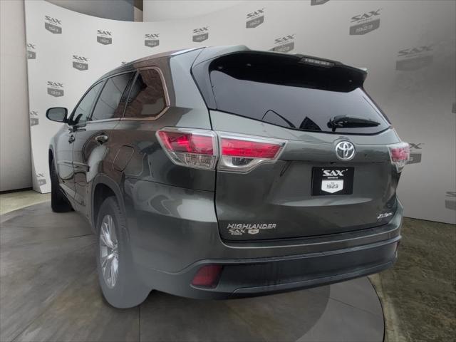 used 2015 Toyota Highlander car, priced at $17,495