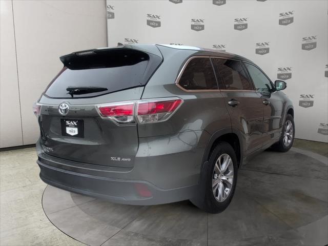used 2015 Toyota Highlander car, priced at $17,495