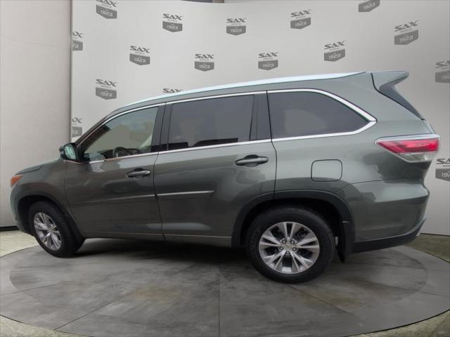 used 2015 Toyota Highlander car, priced at $17,495