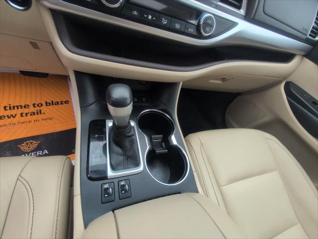 used 2015 Toyota Highlander car, priced at $17,495