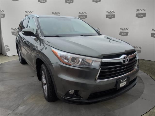 used 2015 Toyota Highlander car, priced at $17,495