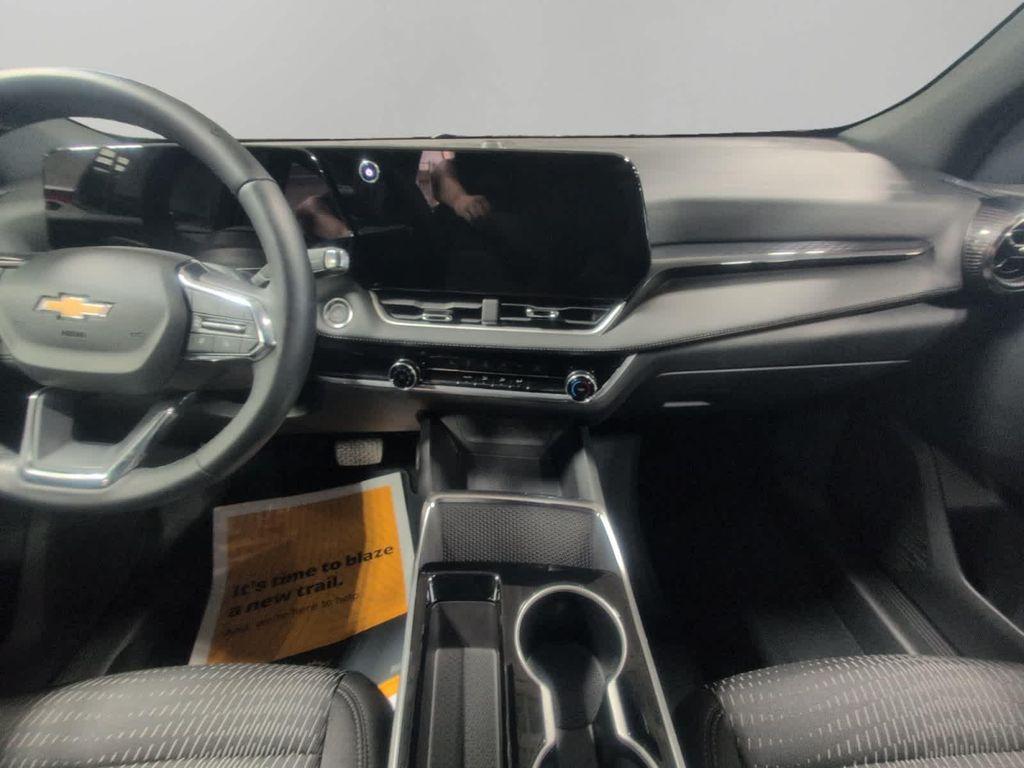 used 2025 Chevrolet Equinox car, priced at $30,995