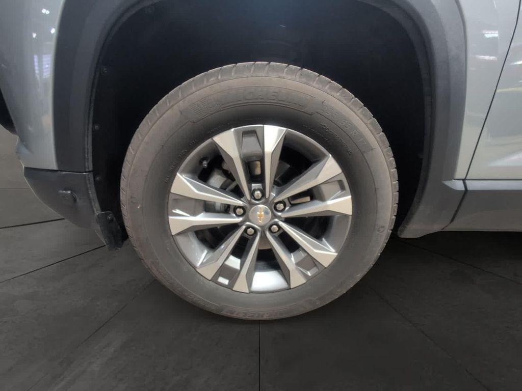 used 2025 Chevrolet Equinox car, priced at $30,995