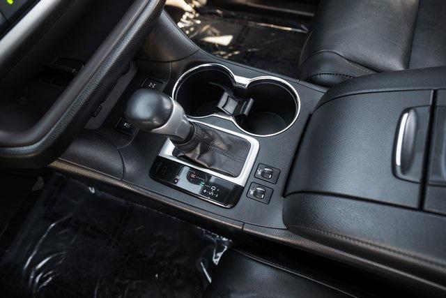 used 2018 Toyota Highlander car, priced at $21,955
