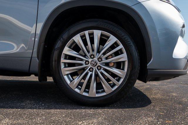 used 2023 Toyota Highlander car, priced at $43,949