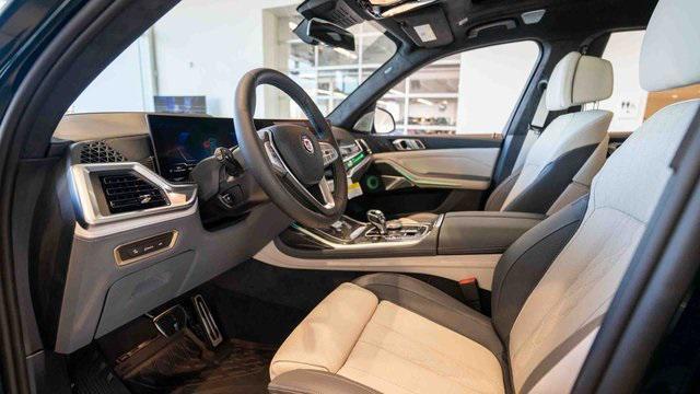 new 2025 BMW X7 car, priced at $158,295