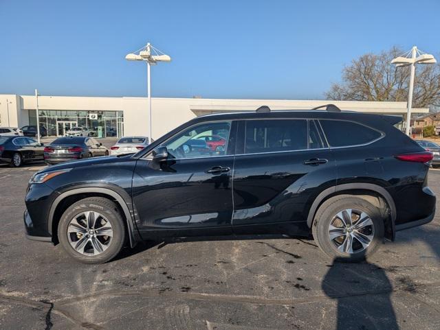 used 2020 Toyota Highlander car, priced at $30,139