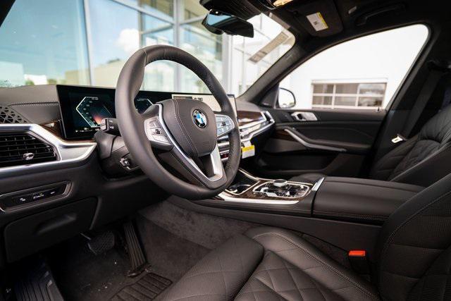 new 2026 BMW X7 car, priced at $93,525