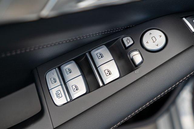 new 2026 BMW X7 car, priced at $93,525