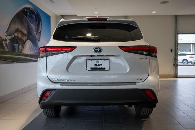 used 2022 Toyota Highlander Hybrid car, priced at $39,976