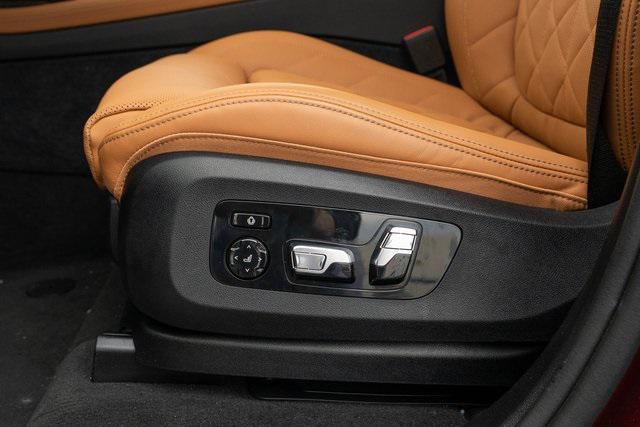 new 2025 BMW X7 car, priced at $91,160