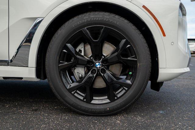 new 2026 BMW X7 car, priced at $92,525