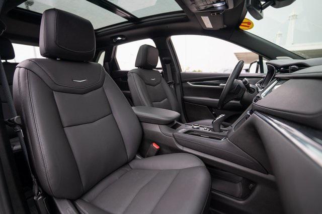 used 2021 Cadillac XT5 car, priced at $36,806