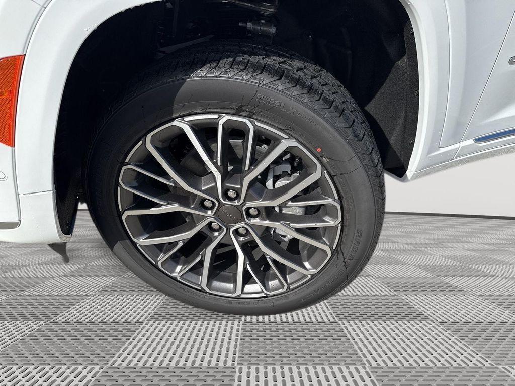 new 2025 Jeep Grand Cherokee L car, priced at $62,249