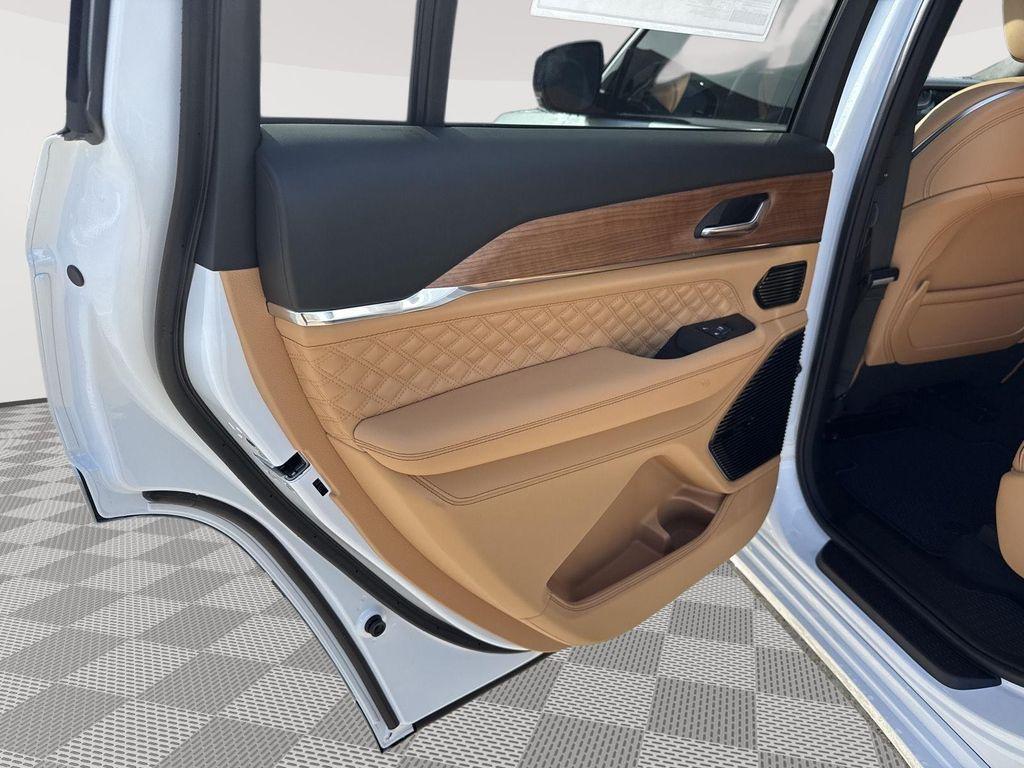 new 2025 Jeep Grand Cherokee L car, priced at $62,249