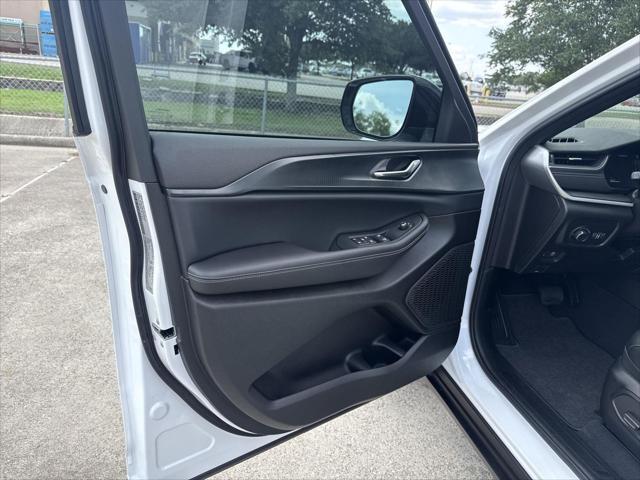 new 2025 Jeep Grand Cherokee car, priced at $38,020