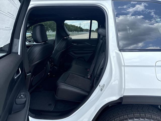 new 2025 Jeep Grand Cherokee car, priced at $38,020
