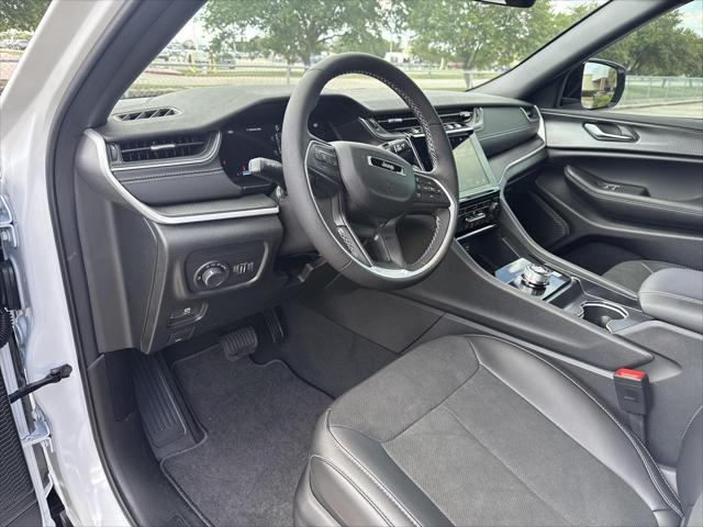 new 2025 Jeep Grand Cherokee car, priced at $38,020
